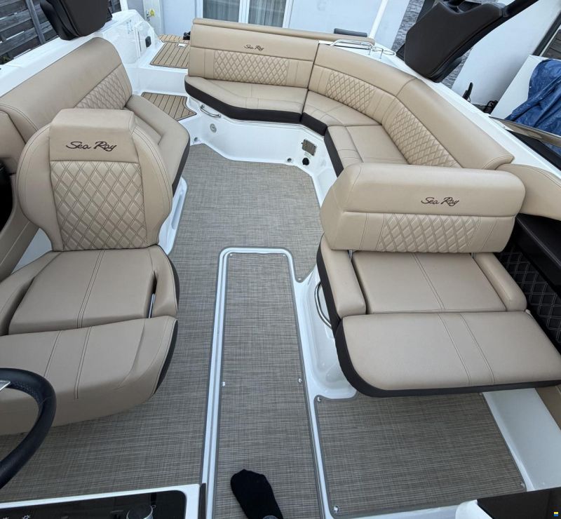 Sea Ray SLX230