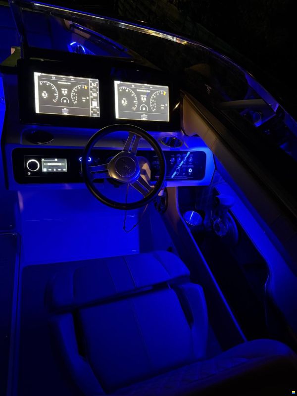 Sea Ray SLX230
