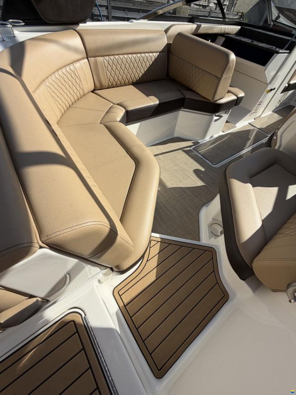Sea Ray SLX230
