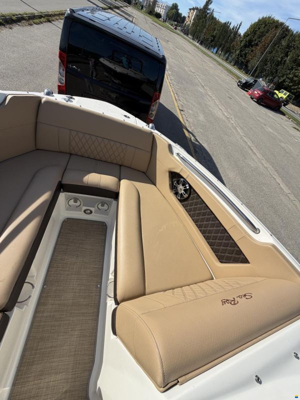 Sea Ray SLX230
