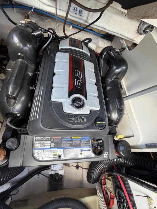 Sea Ray SLX230