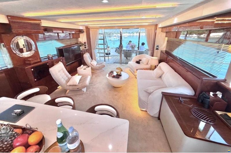 Fairline SQUADRON 68
