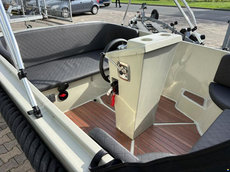 Reest Sloep 555 Tender