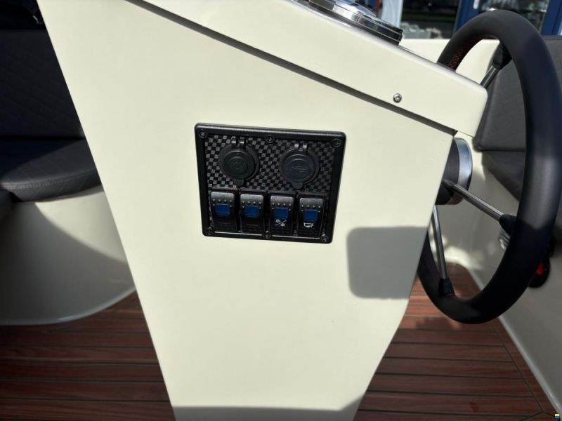 Reest Sloep 555 Tender