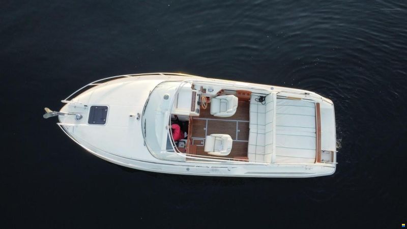 Windy 8000 Full Cabin