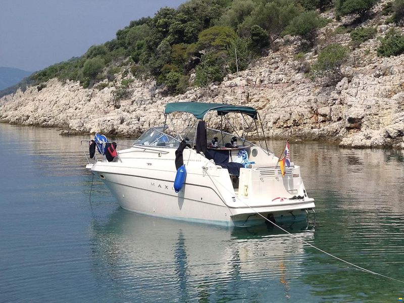 Maxum 2400 SCR