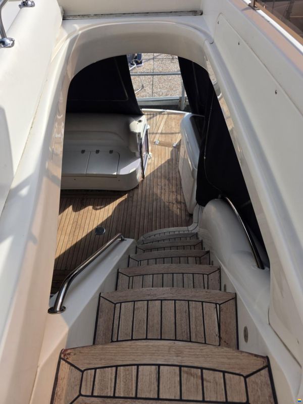 Sealine F42/5
