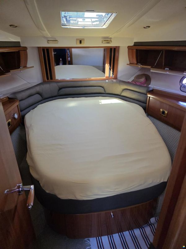 Sealine F42/5