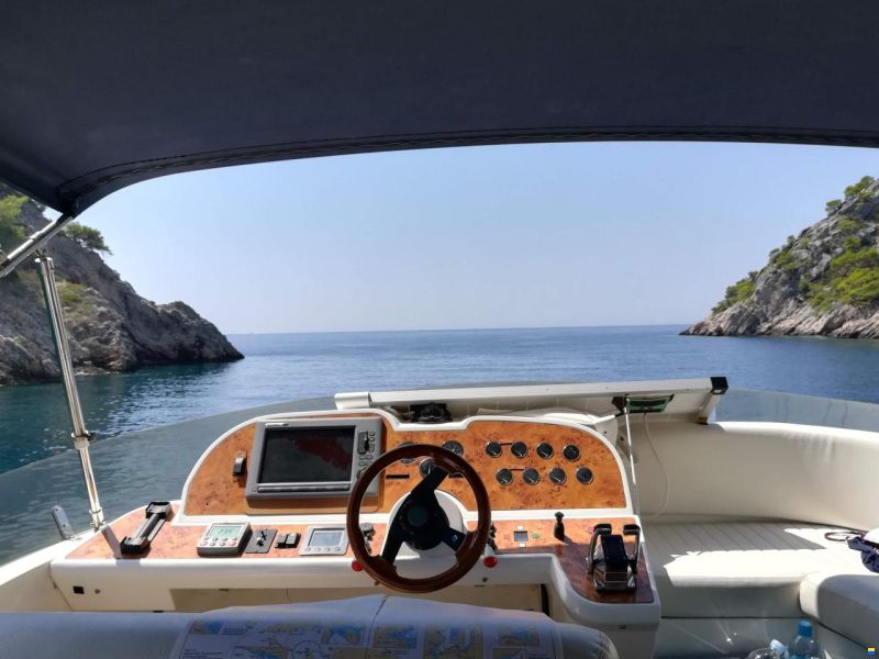 Sealine F42/5