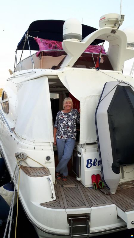 Sealine F42/5