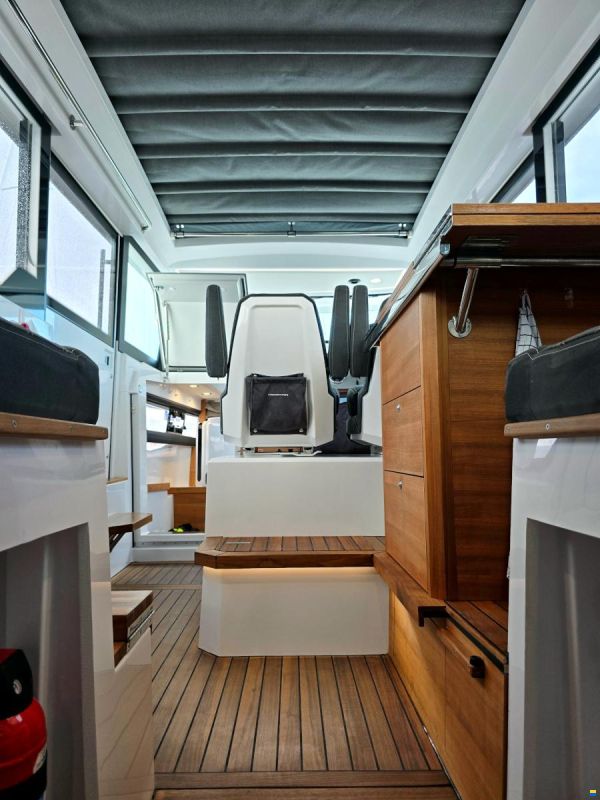 Axopar 37 XC Aft Cabin 2x300hk Mercury Verado X