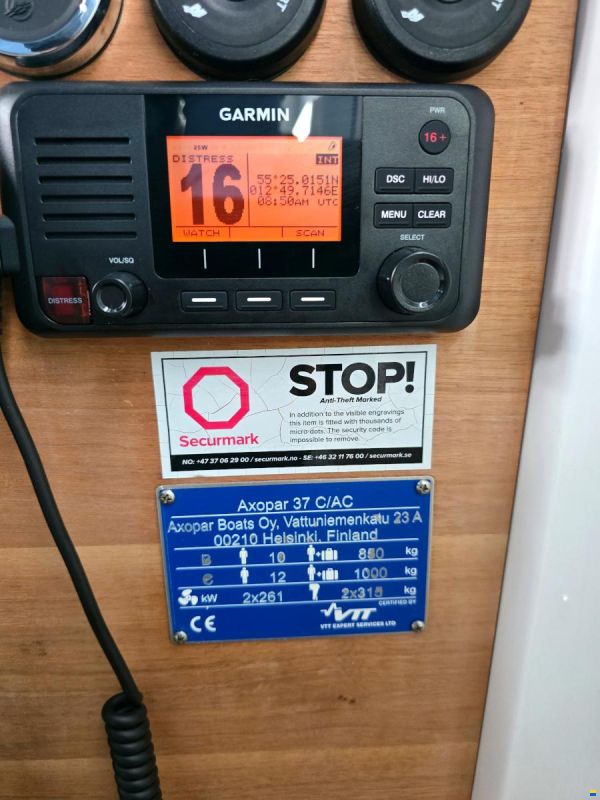 Axopar 37 XC Aft Cabin 2x300hk Mercury Verado X