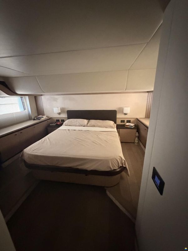 Absolute Navetta 52