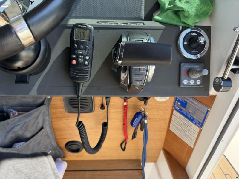Axopar 28 Cabin