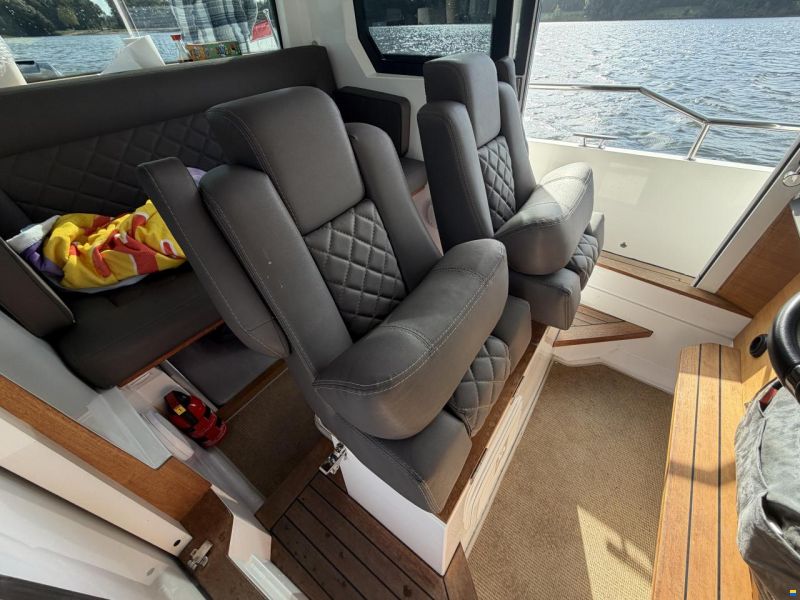 Axopar 28 Cabin