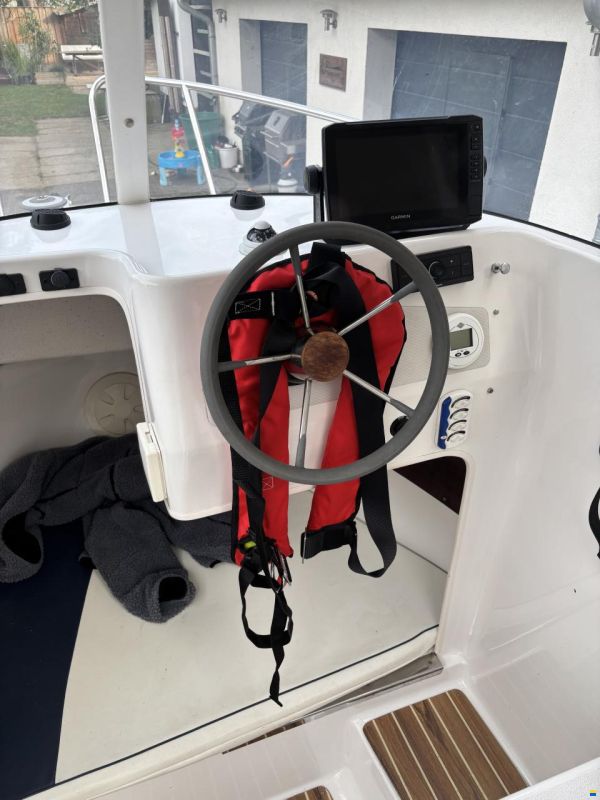 Quicksilver Pilothouse 500