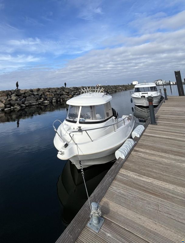 Quicksilver Pilothouse 500