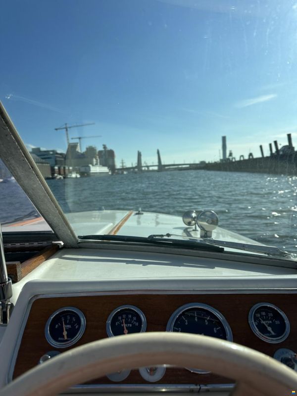 Chris Craft Lancer 23