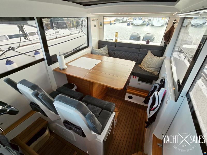 Axopar 37 XC AFT CABIN