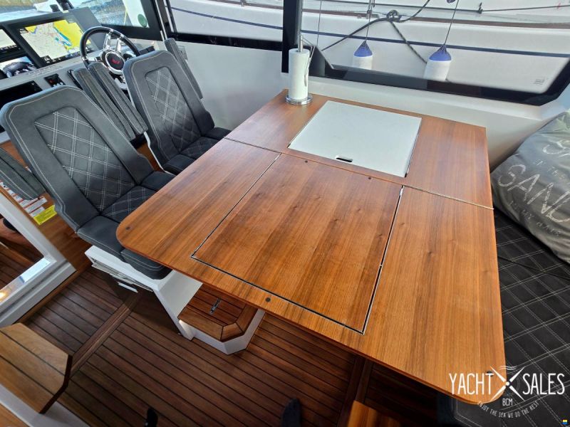 Axopar 37 XC AFT CABIN