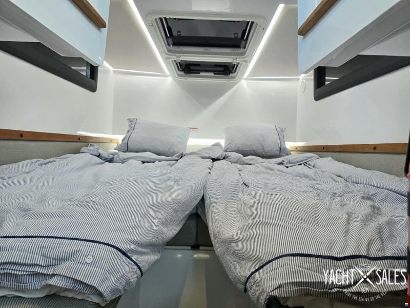 Axopar 37 XC AFT CABIN