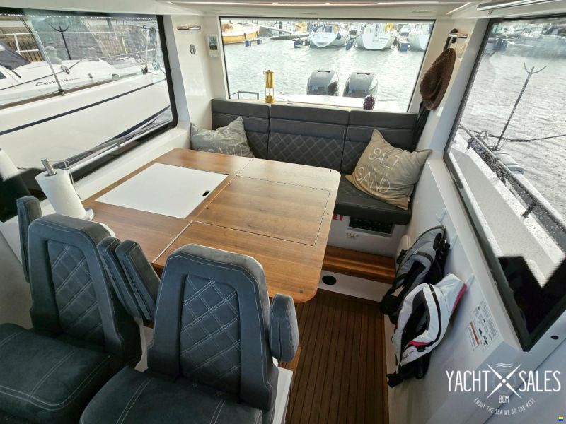 Axopar 37 XC AFT CABIN