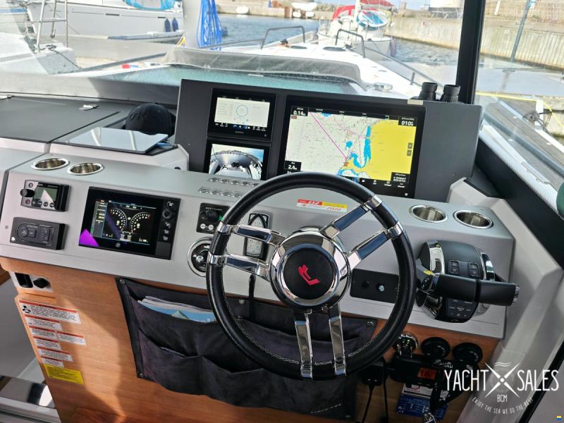 Axopar 37 XC AFT CABIN