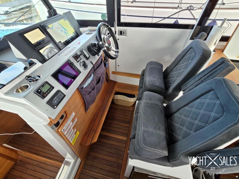 Axopar 37 XC AFT CABIN