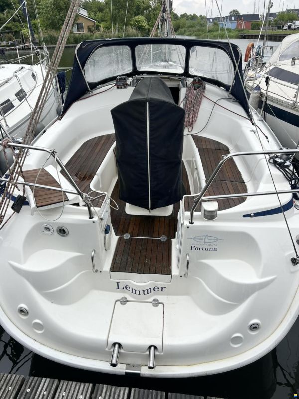 Hunter 27