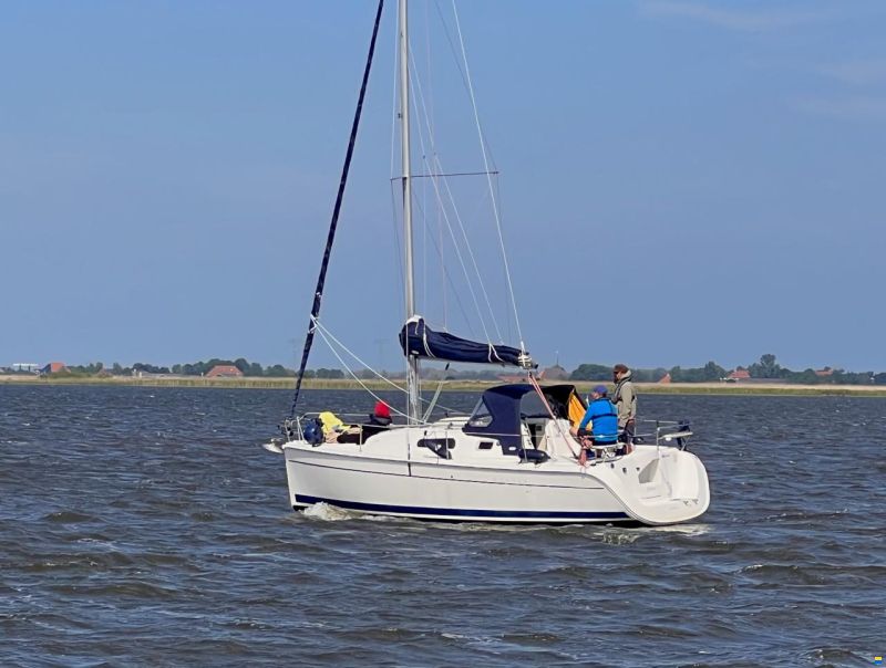 Hunter 27