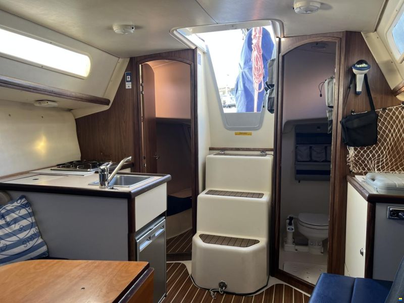 Hunter 27