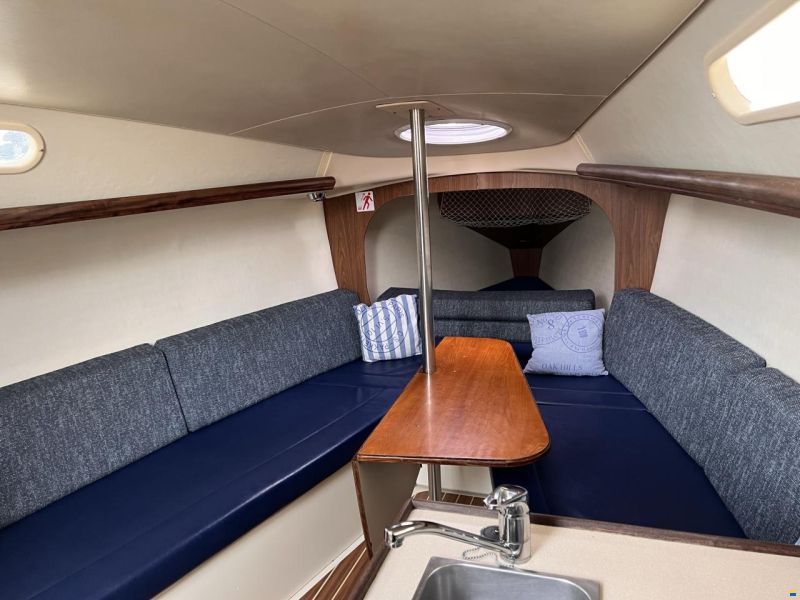 Hunter 27