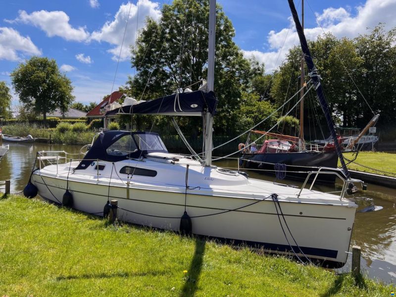 Hunter 27