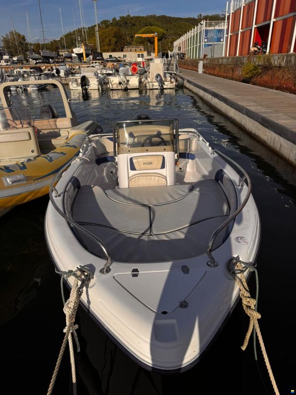 Ranieri Vojager 17