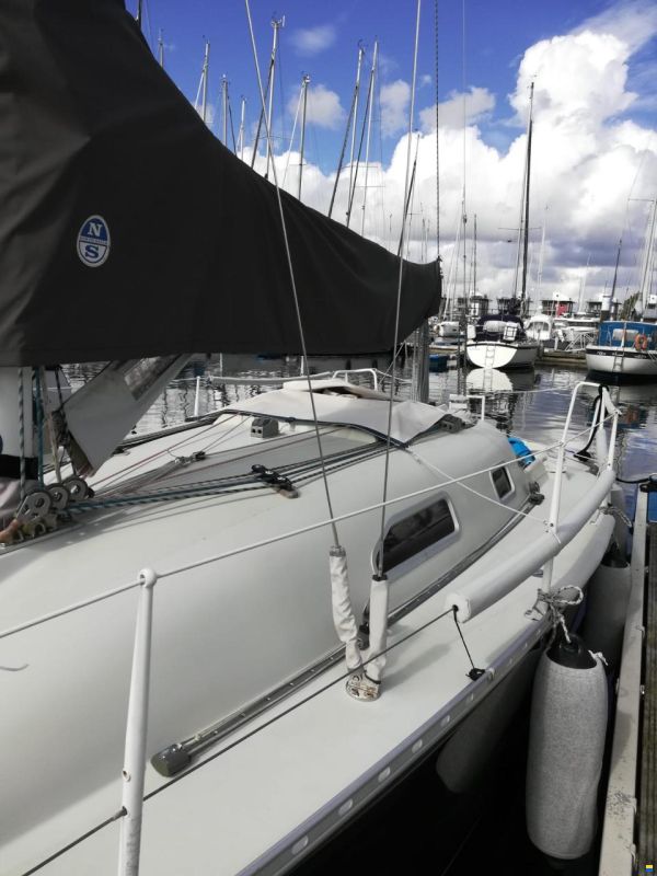 Cross-Yachts Cross 25