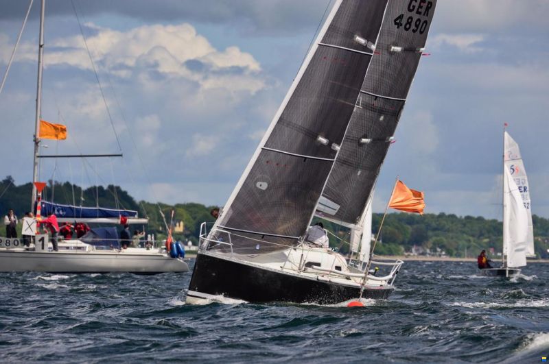 Cross-Yachts Cross 25