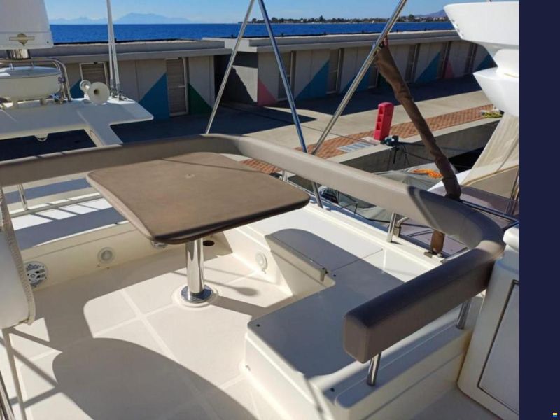 Ferretti 560
