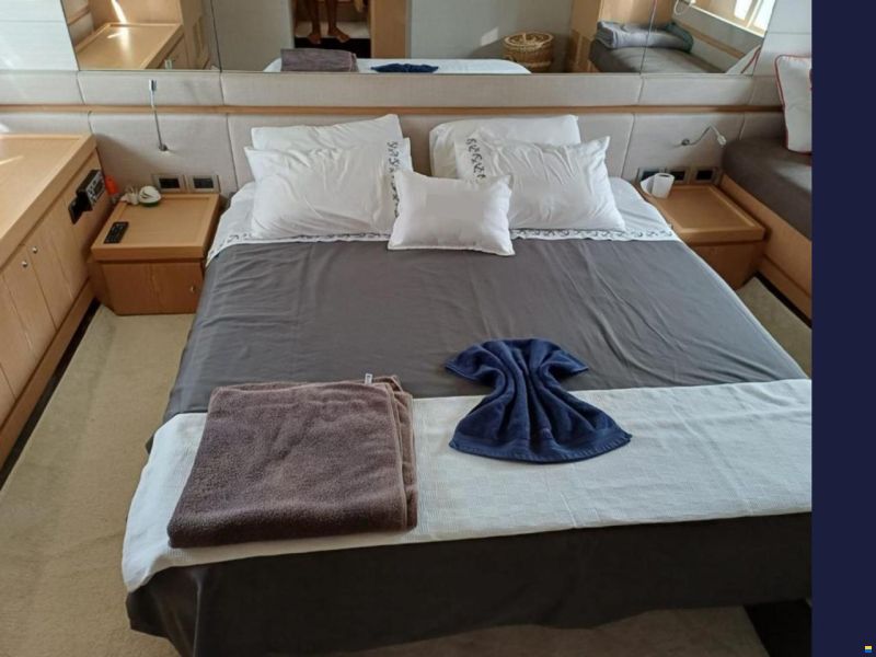 Ferretti 560