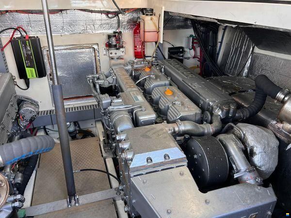 Luhrs 36 Open