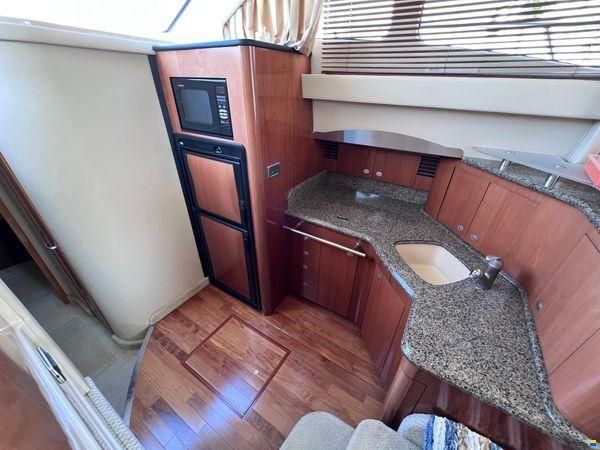 Sea Ray 455 Sedan Bridge