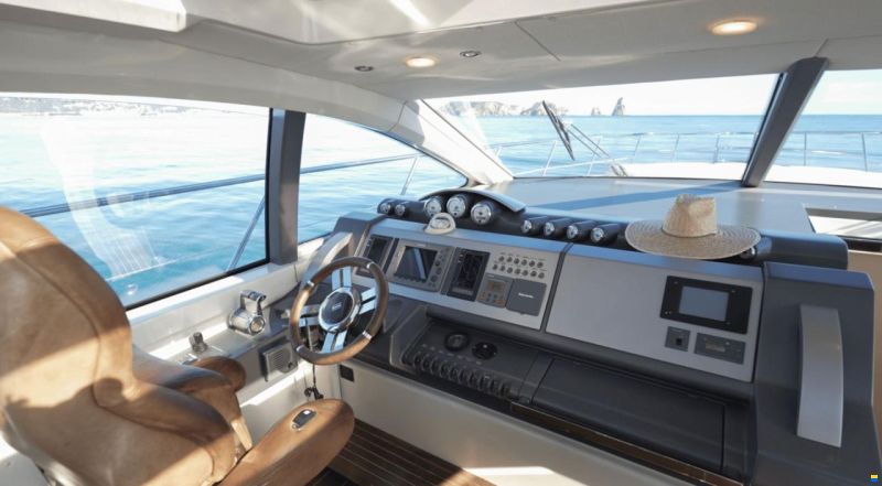 Azimut 68S