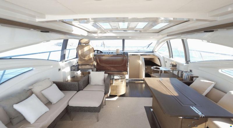 Azimut 68S