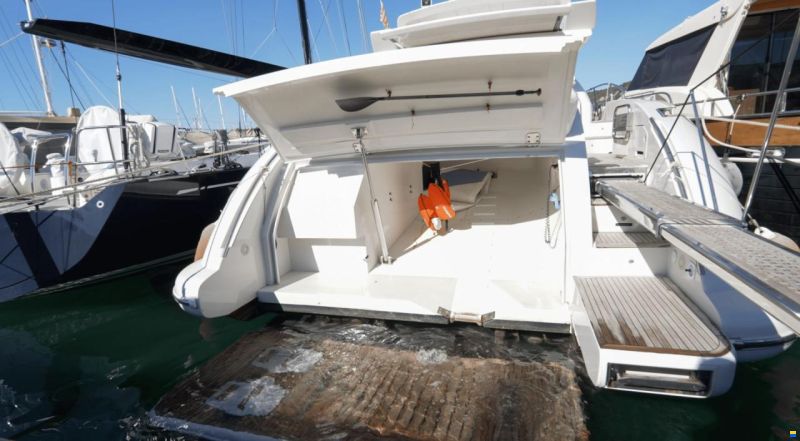 Azimut 68S
