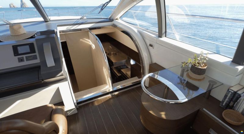 Azimut 68S