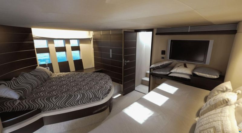 Azimut 68S