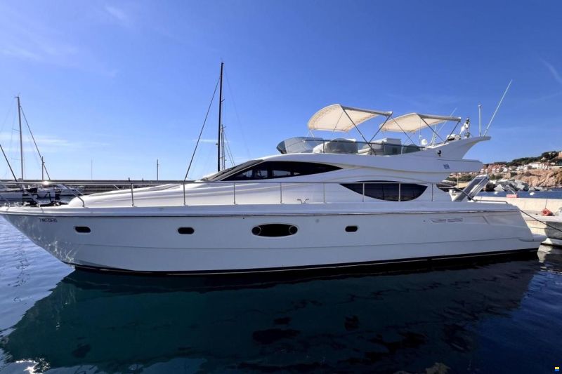 Ferretti 550