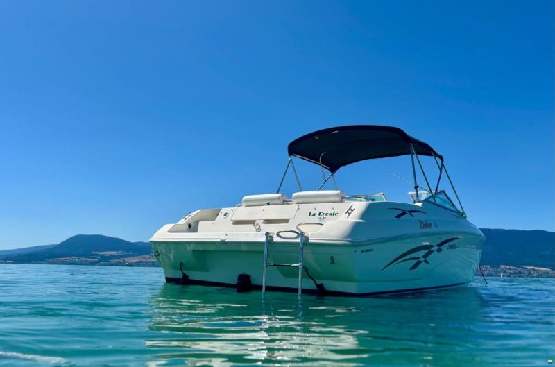 Rinker 272 Captiva Bow Rider