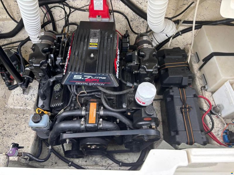 Rinker 272 Captiva Bow Rider