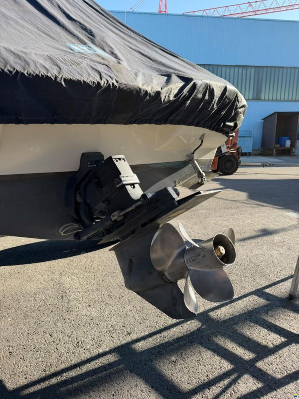 Rinker 272 Captiva Bow Rider
