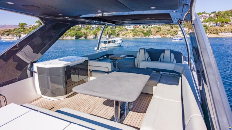 Fairline Squadron 68
